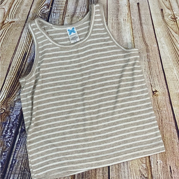 Tank and Shorts set - Picture 5 of 7